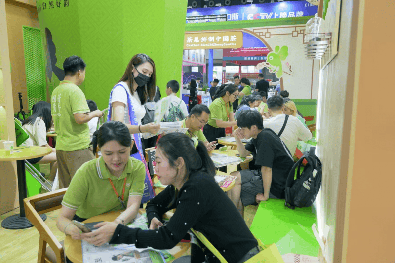 茶巢品牌在第47届GFE广州加盟展上强势吸睛